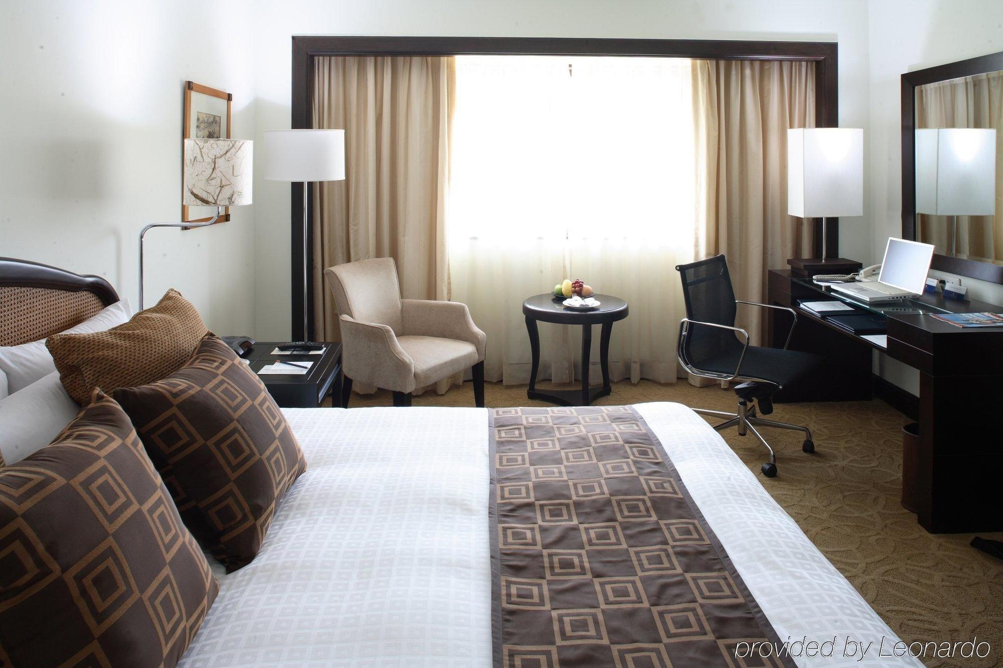 Intercontinental Manila Hotel Room photo